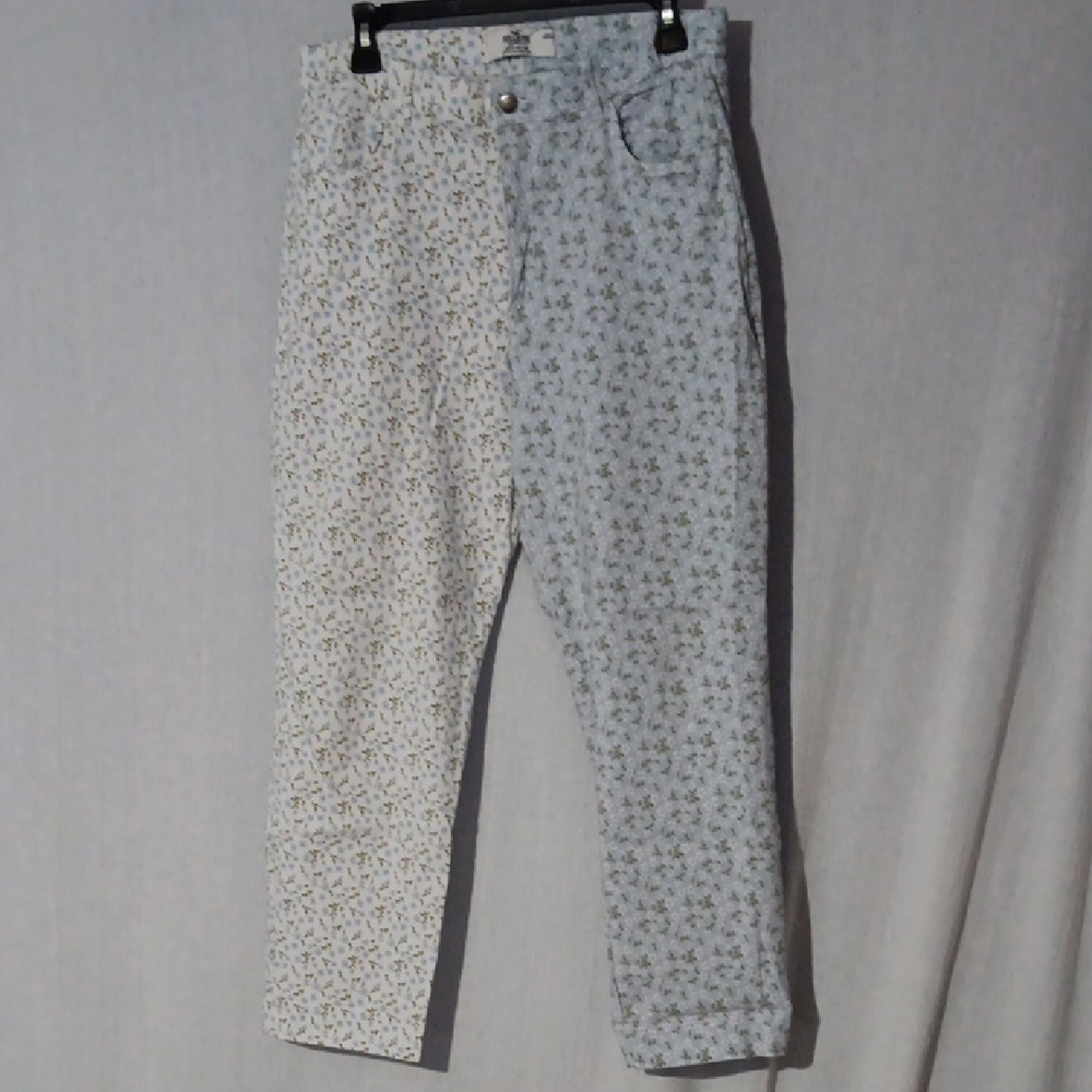 Hollister Ultra High Rise Advanced Stretch Baby Blue Split Floral Pant 4 Pocket